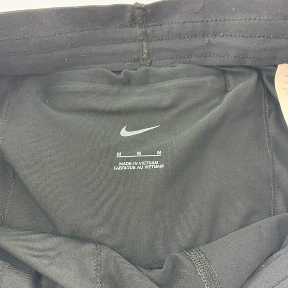 Nike Womens Black Training Shorts with Tights Interior Size Medium - Picture 6 of 6